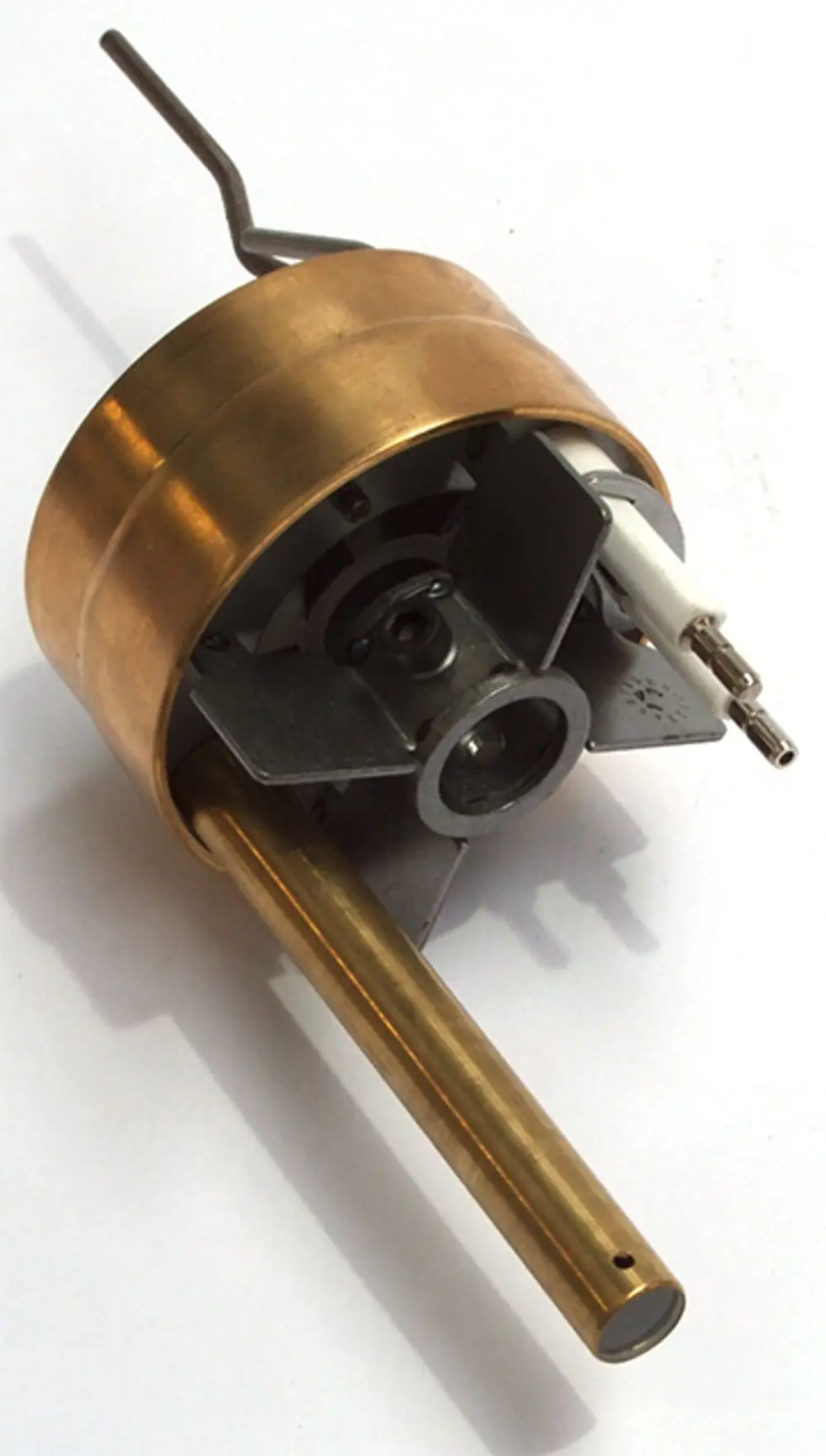 Mischkopf aus Metall mit einem langen Rohr und einer Verbindung für elektrische Anschlüsse, typisch für Daikin-Produkte zur Regelung von Heiz- und Kühlsystemen.
